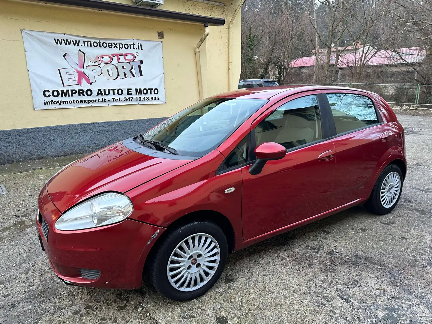 Fiat Grande Punto Grande Punto 5p 1.2 Active 65cv Rood - 1