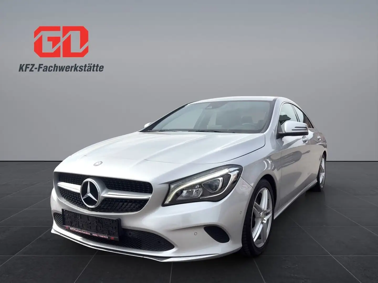 Mercedes-Benz CLA 180 ,URBAN,Sitzheizung,Navi,Chrom P.... Silber - 1