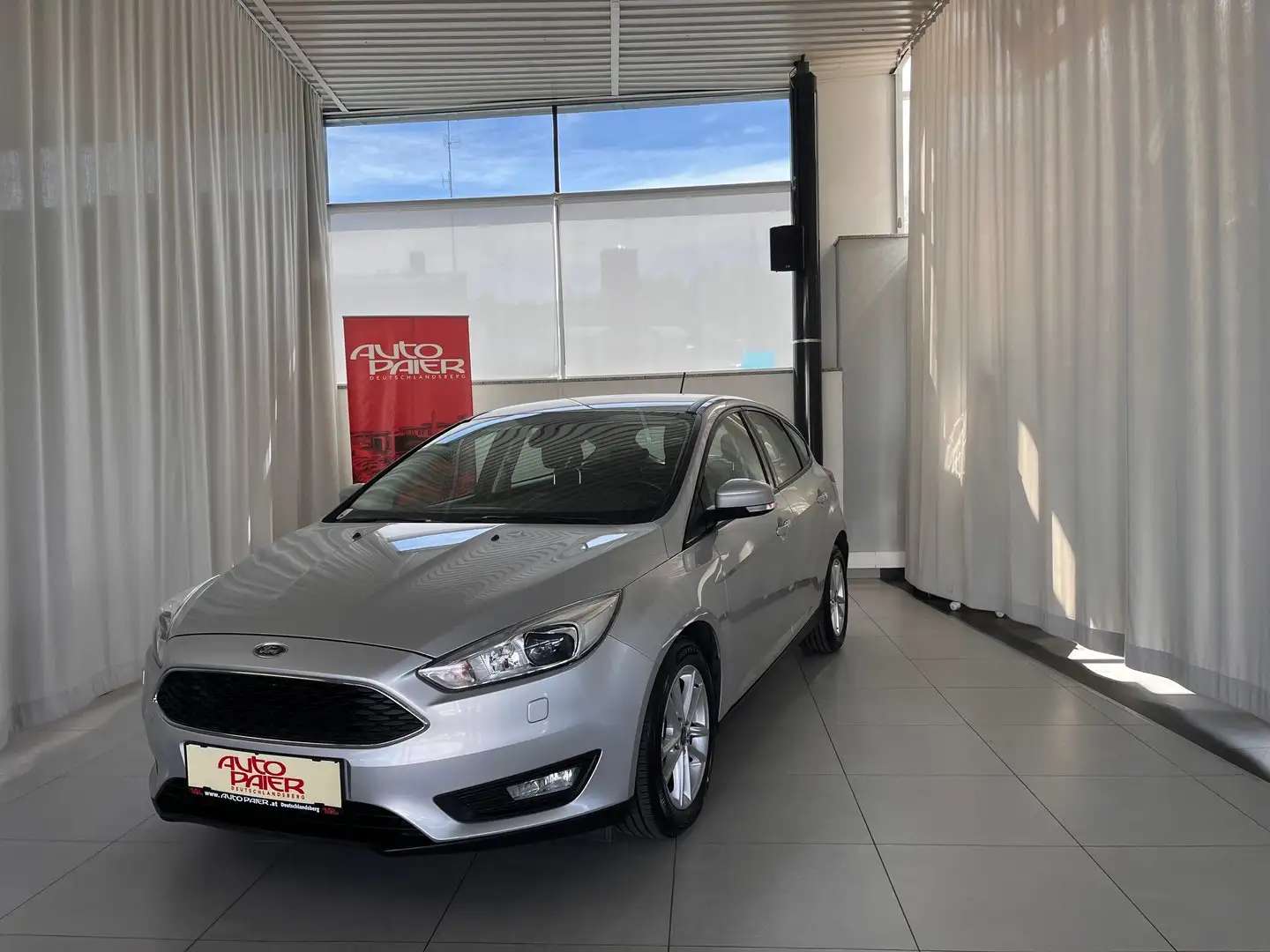 Ford Focus 1,0 EcoBoost Trend Silber - 2