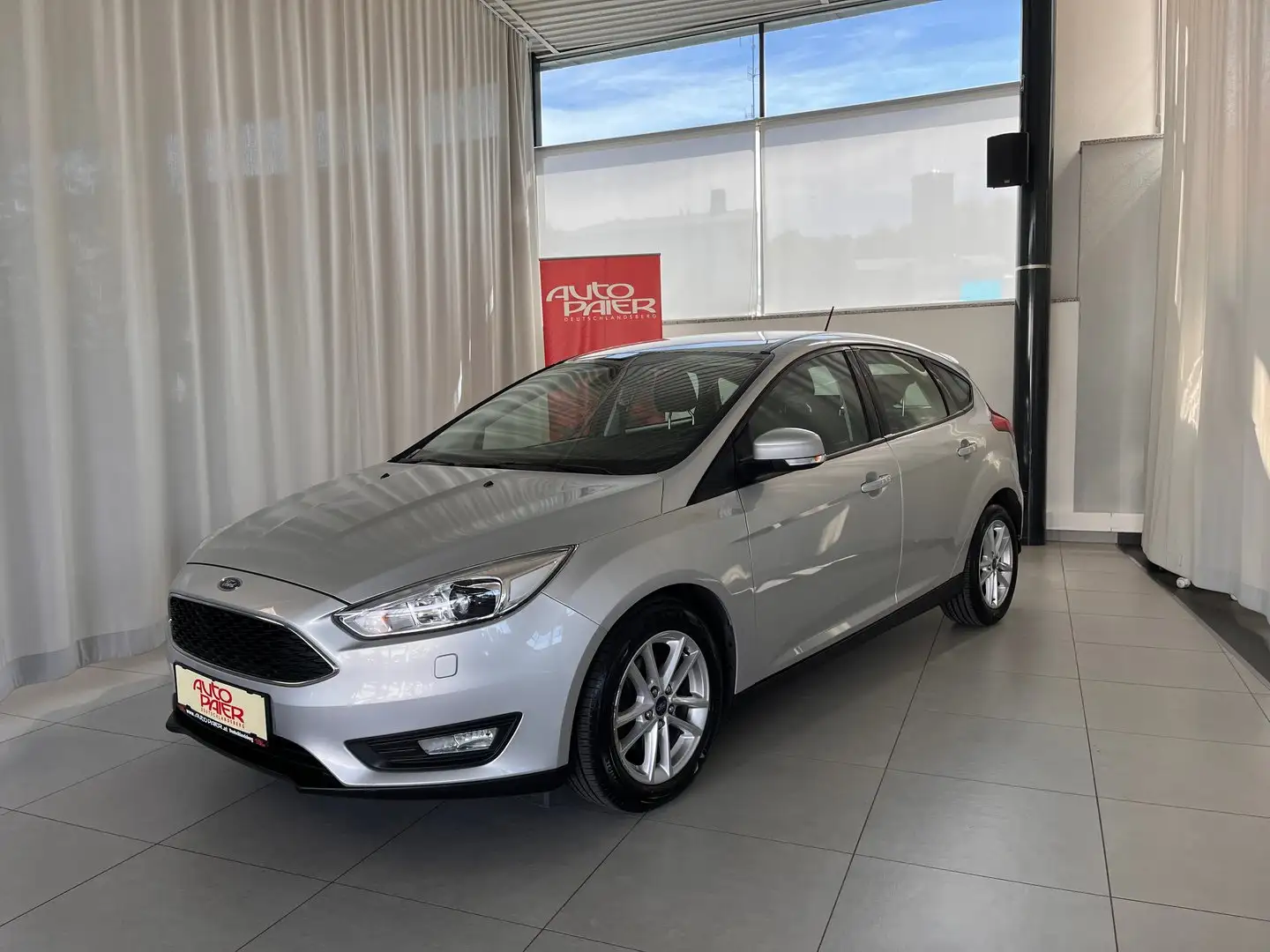 Ford Focus 1,0 EcoBoost Trend Silber - 1