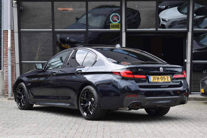 BMW 545 5-serie 545e xDrive M-Sport Pano Laser H&K HUD Key — photo 7
