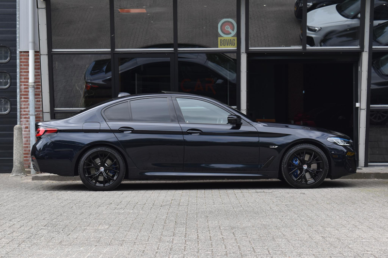 BMW 545 5-serie 545e xDrive M-Sport Pano Laser H&K HUD Key — photo 8