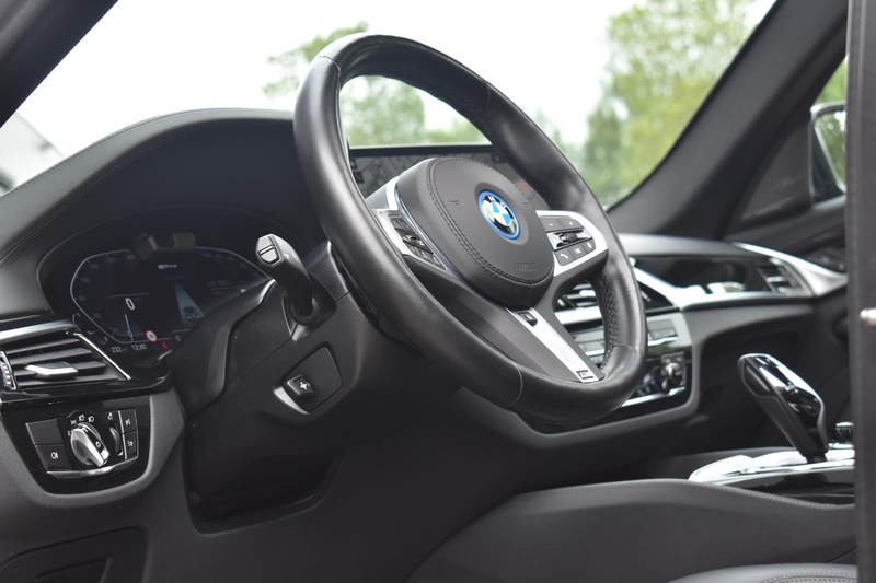 BMW 545 5-serie 545e xDrive M-Sport Pano Laser H&K HUD Key — photo 10