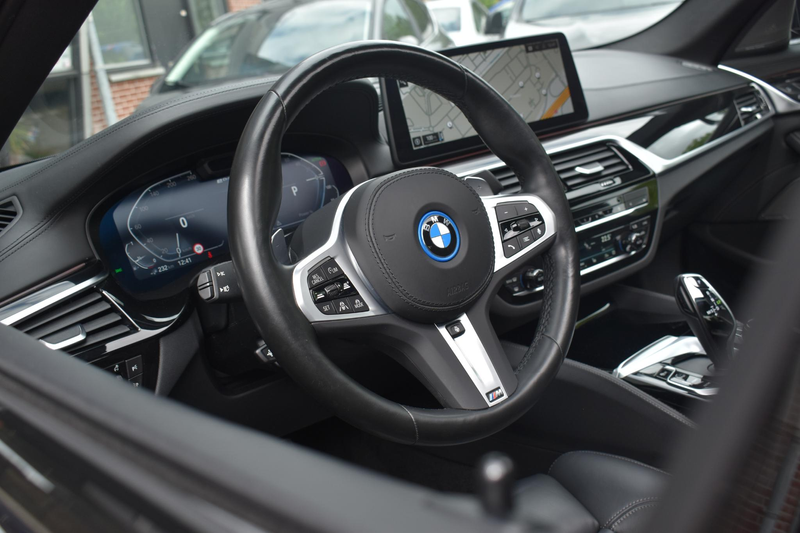 BMW 545 5-serie 545e xDrive M-Sport Pano Laser H&K HUD Key — photo 14