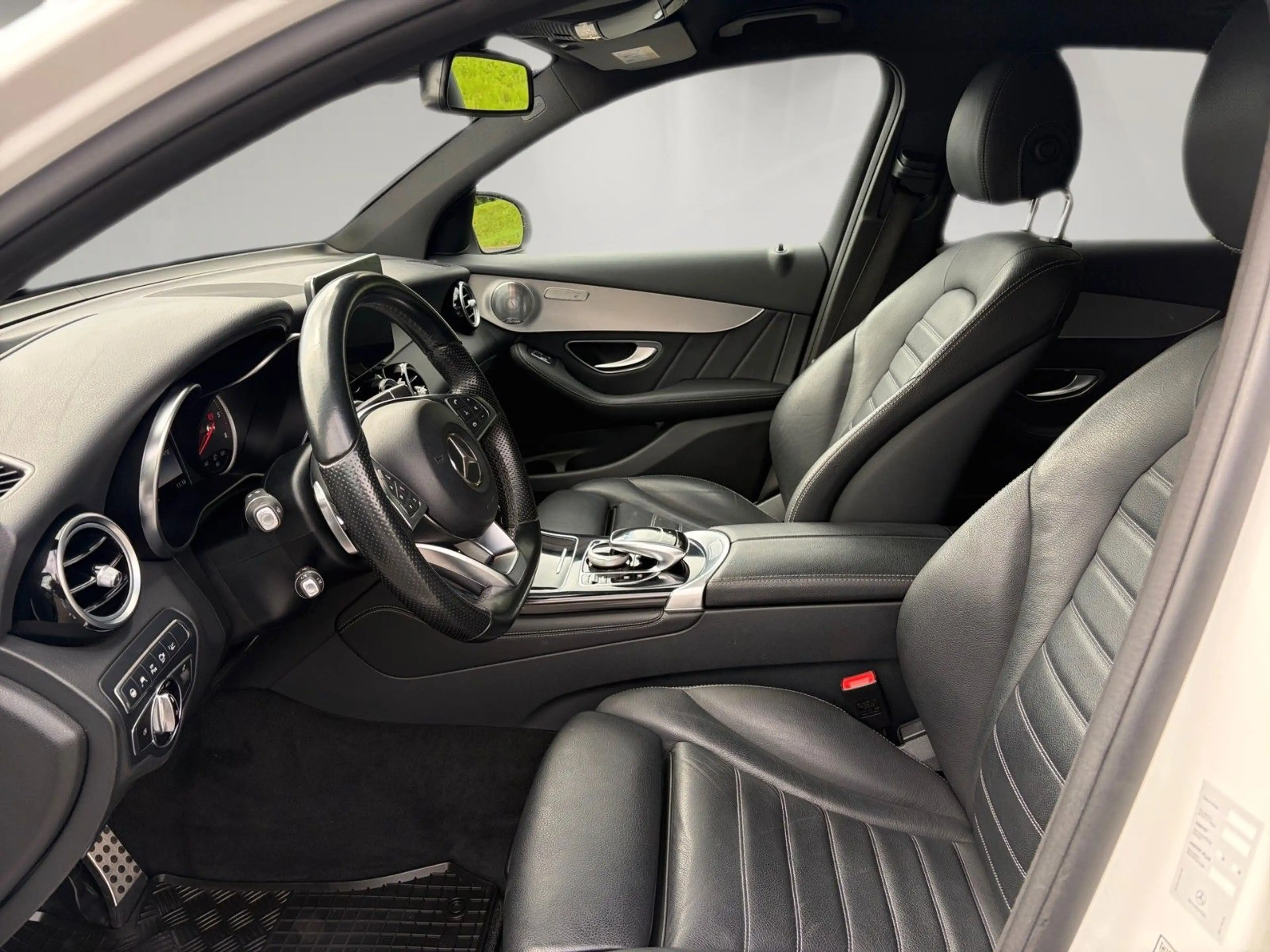 Mercedes-Benz GLC 250 d 4Matic AMG-Line *HUD,Burmester,360Grad* — photo 12