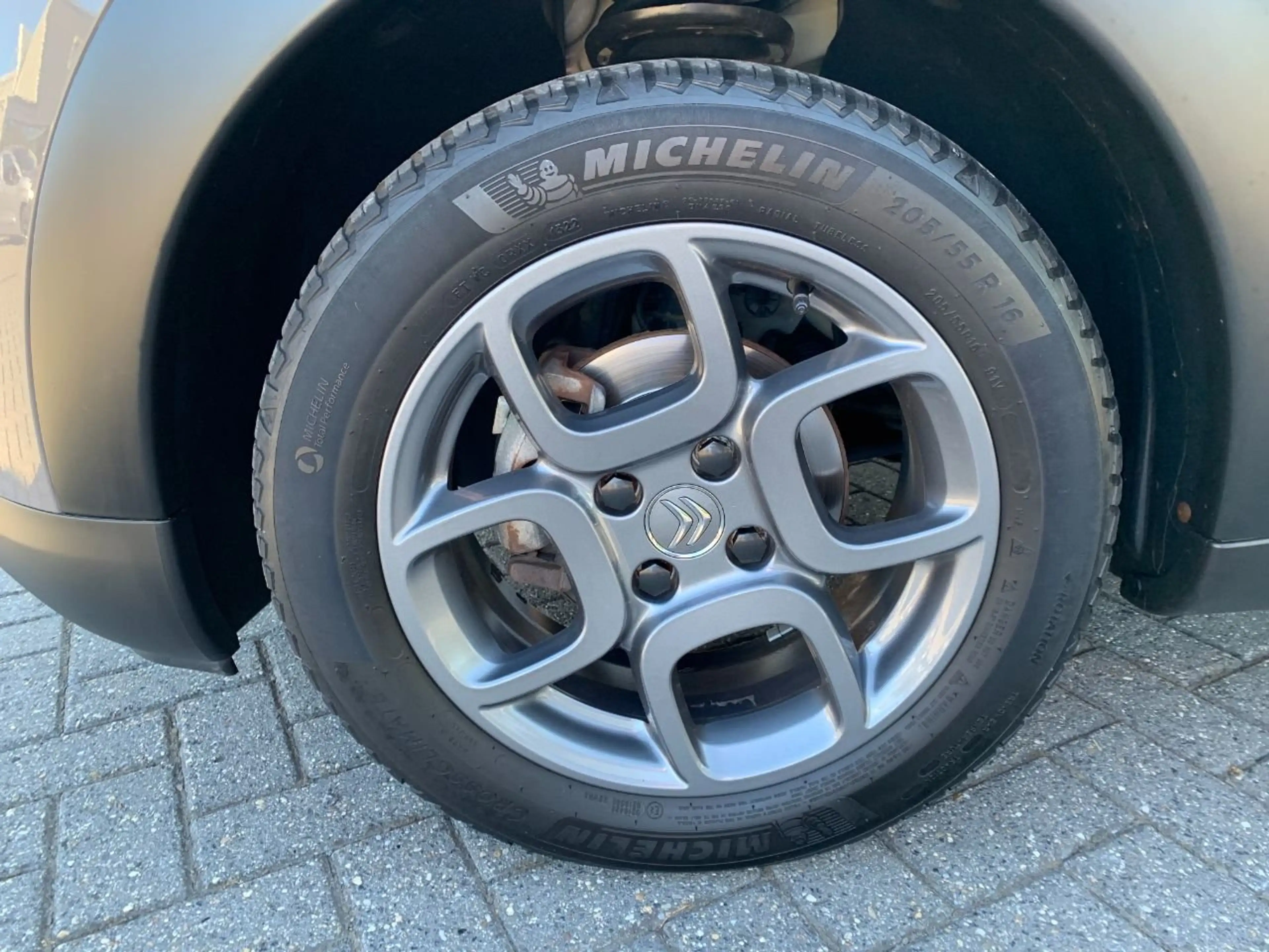 Citroen C4 Cactus 1.2 Puretech 83 Feel — photo 3