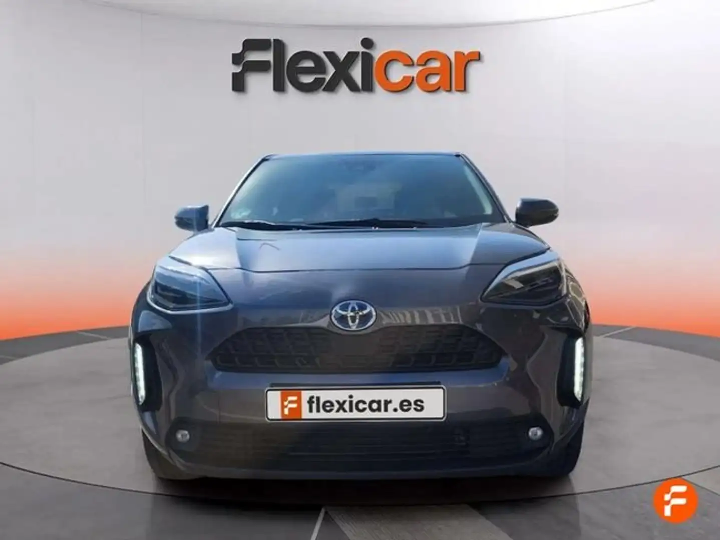 Toyota Yaris Cross 120H Active Tech Gris - 2