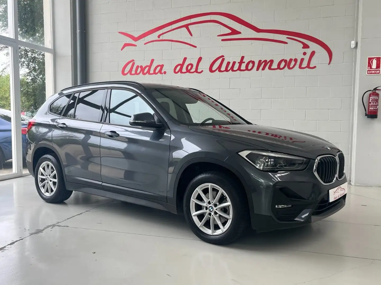 BMW X1 sDrive18dA Corporate Gris - 1