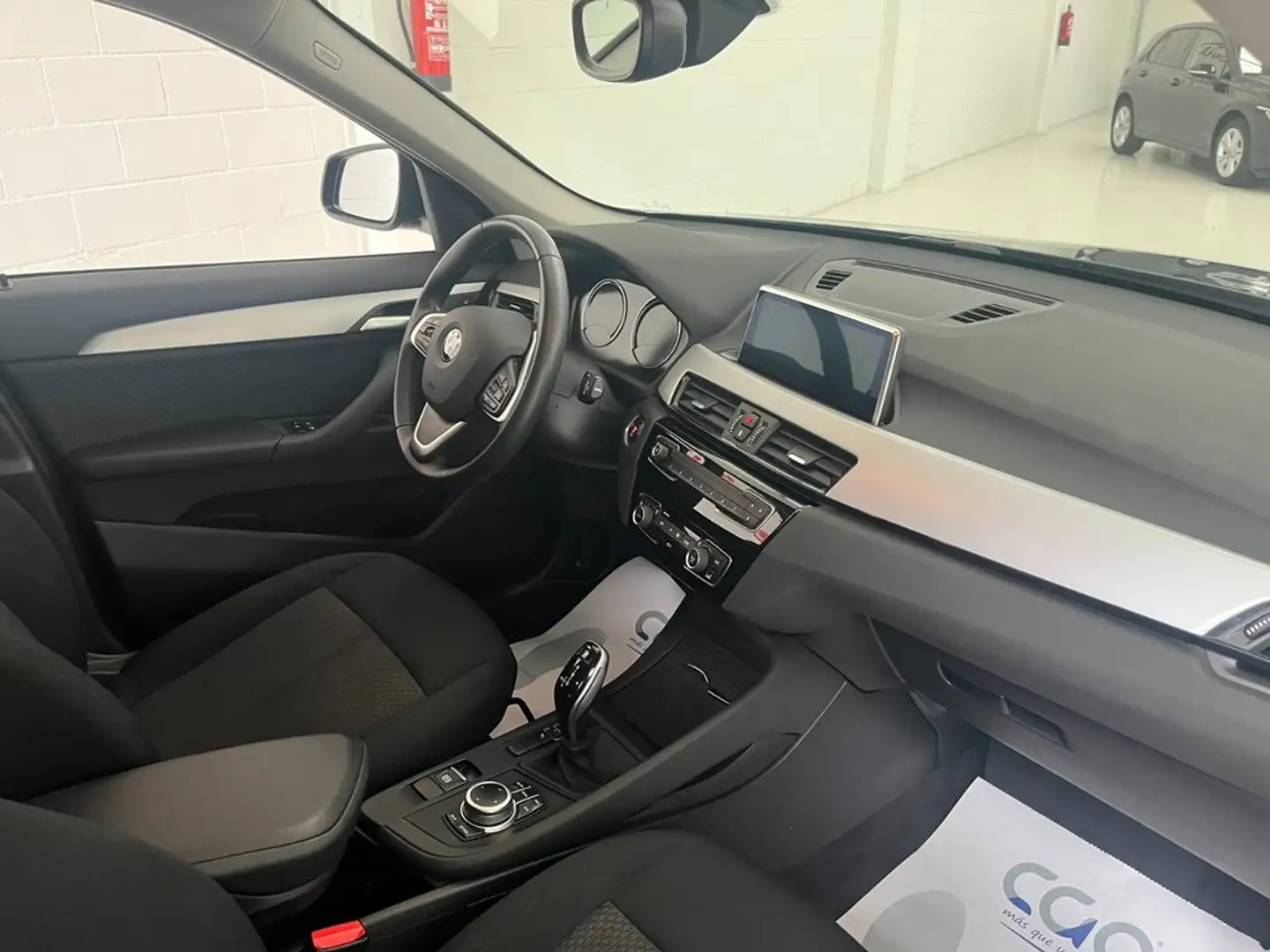 BMW X1 sDrive18dA Corporate Gris - 2