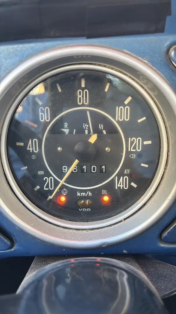 Volkswagen Beetle - 1