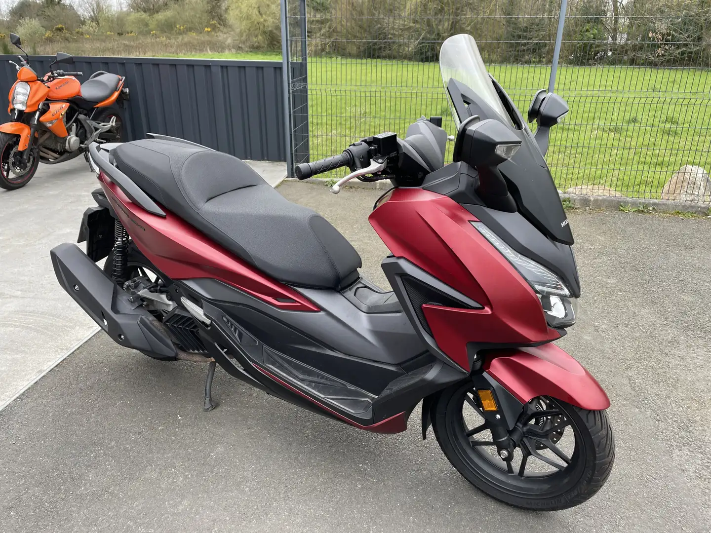 Honda Forza 125 Rood - 2