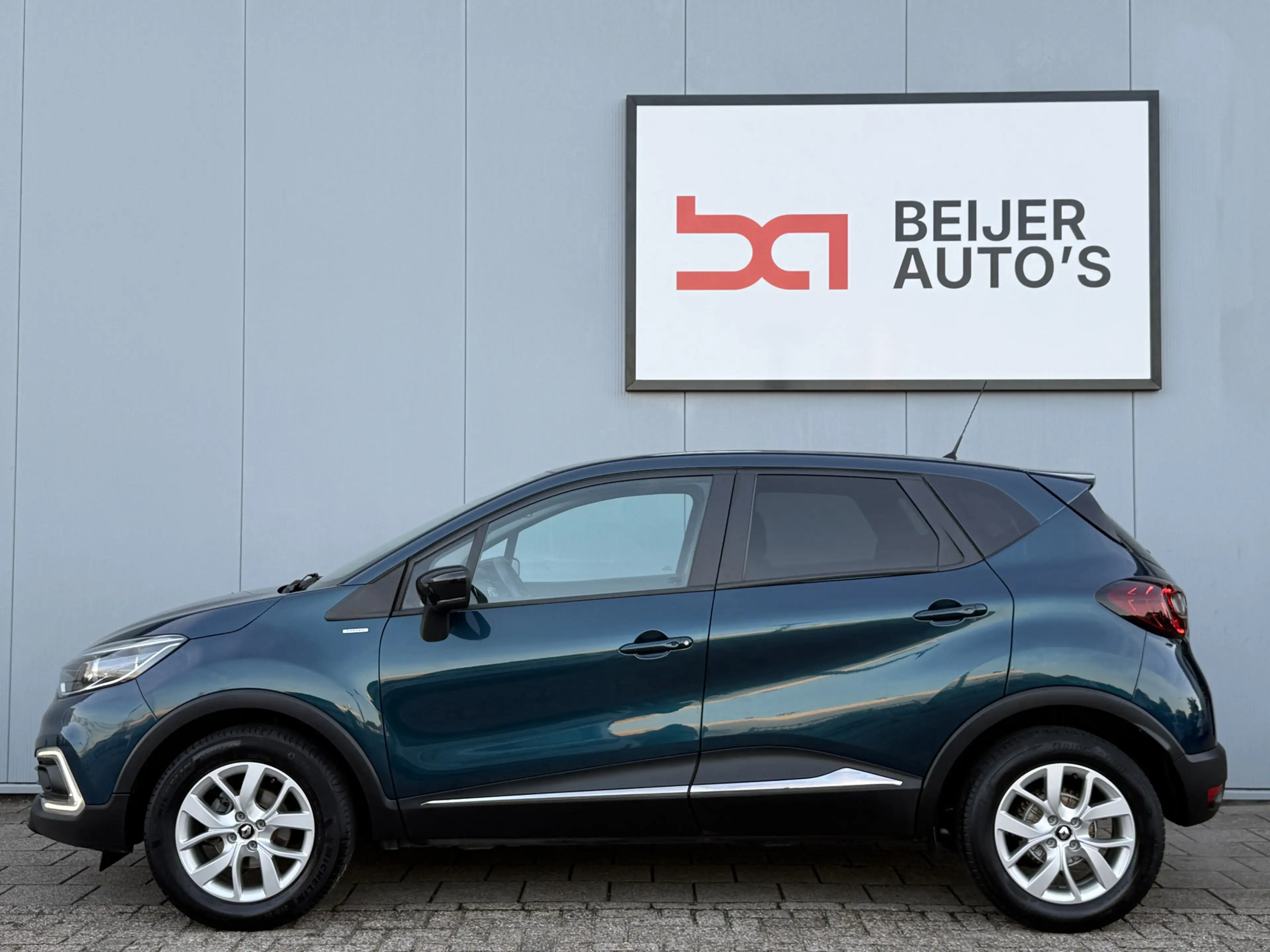 Renault Captur 0.9 TCe Limited Carplay/Camera/16inch. — photo 4