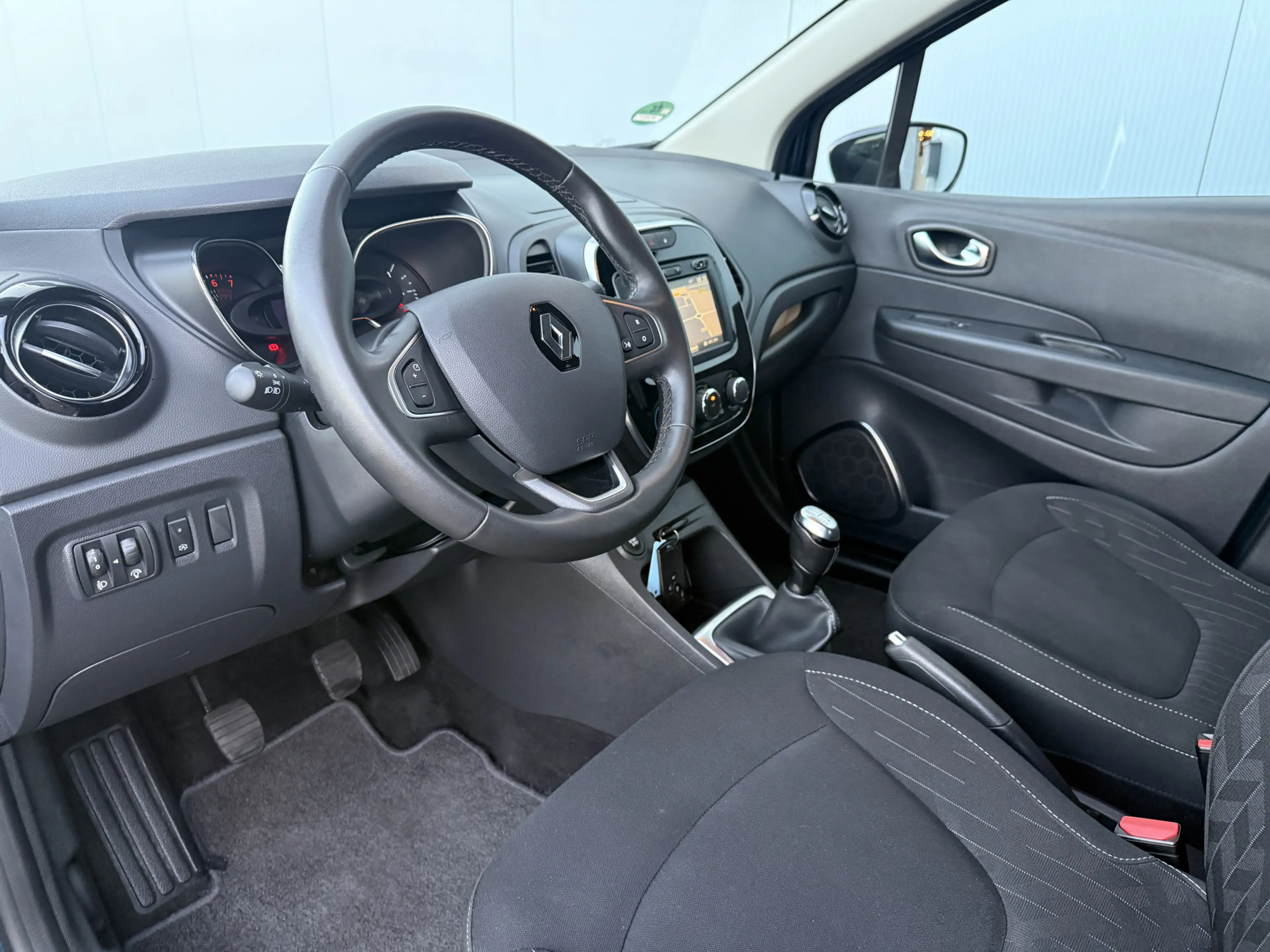 Renault Captur 0.9 TCe Limited Carplay/Camera/16inch. — photo 8