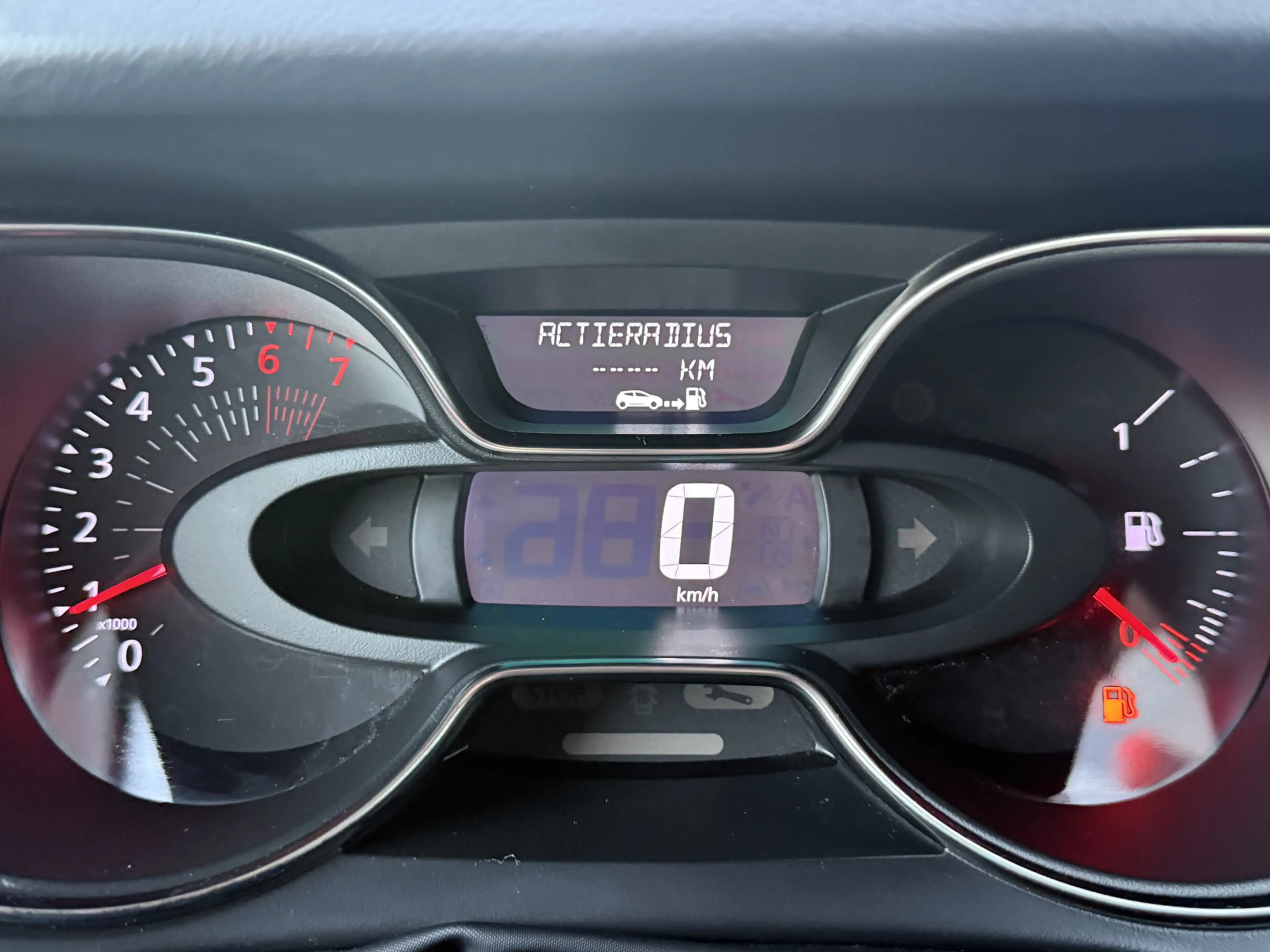 Renault Captur 0.9 TCe Limited Carplay/Camera/16inch. — photo 18