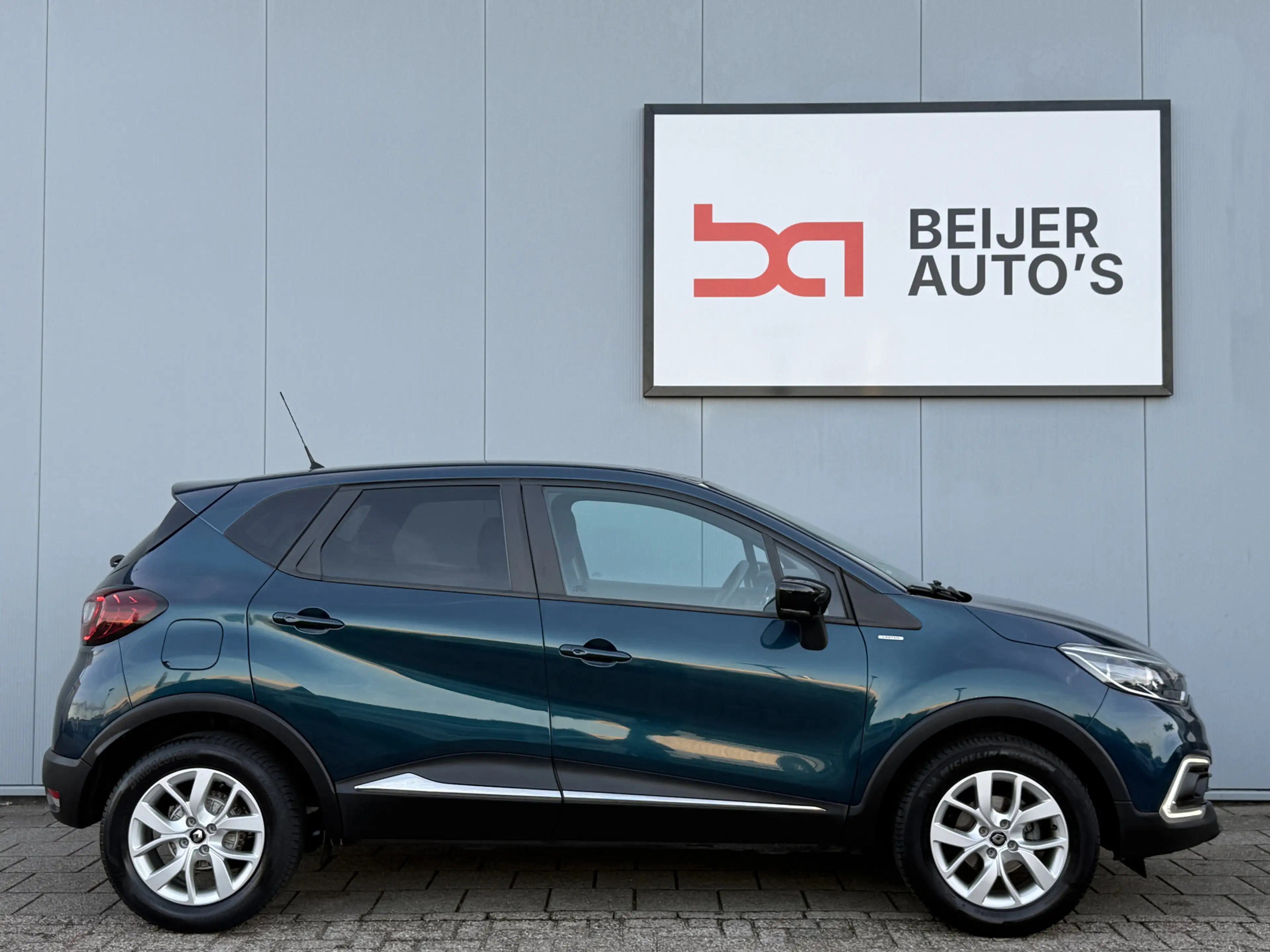 Renault Captur 0.9 TCe Limited Carplay/Camera/16inch. — photo 6