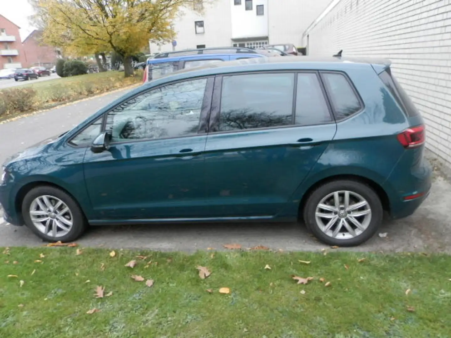 Volkswagen Golf Sportsvan Golf Sportsvan 1.5 TSI ACT Comfortline Grün - 1
