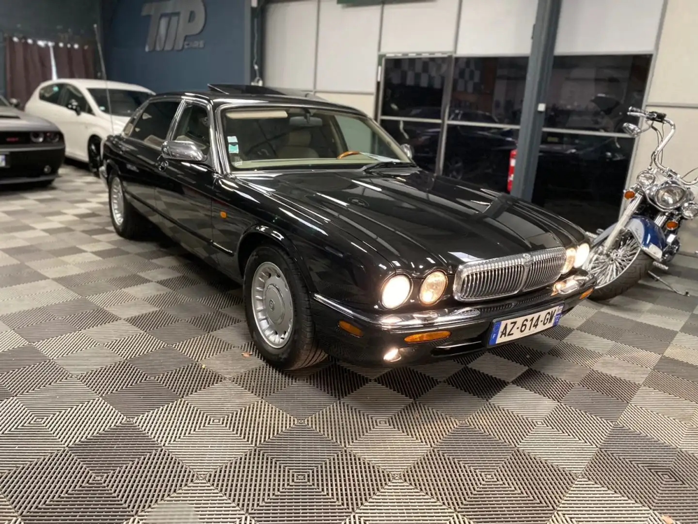 Jaguar XJ X308 Noir - 1