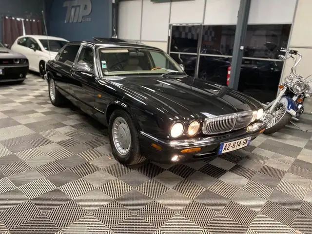 Jaguar XJ X308