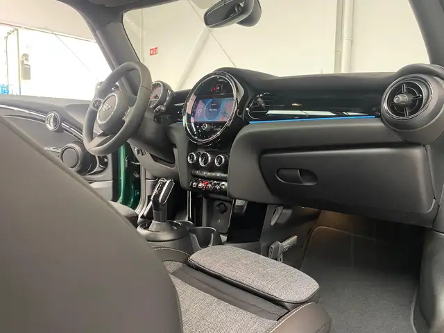 Mini Hatch view 15