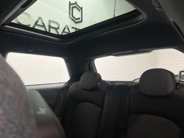 Mini Hatch view 16