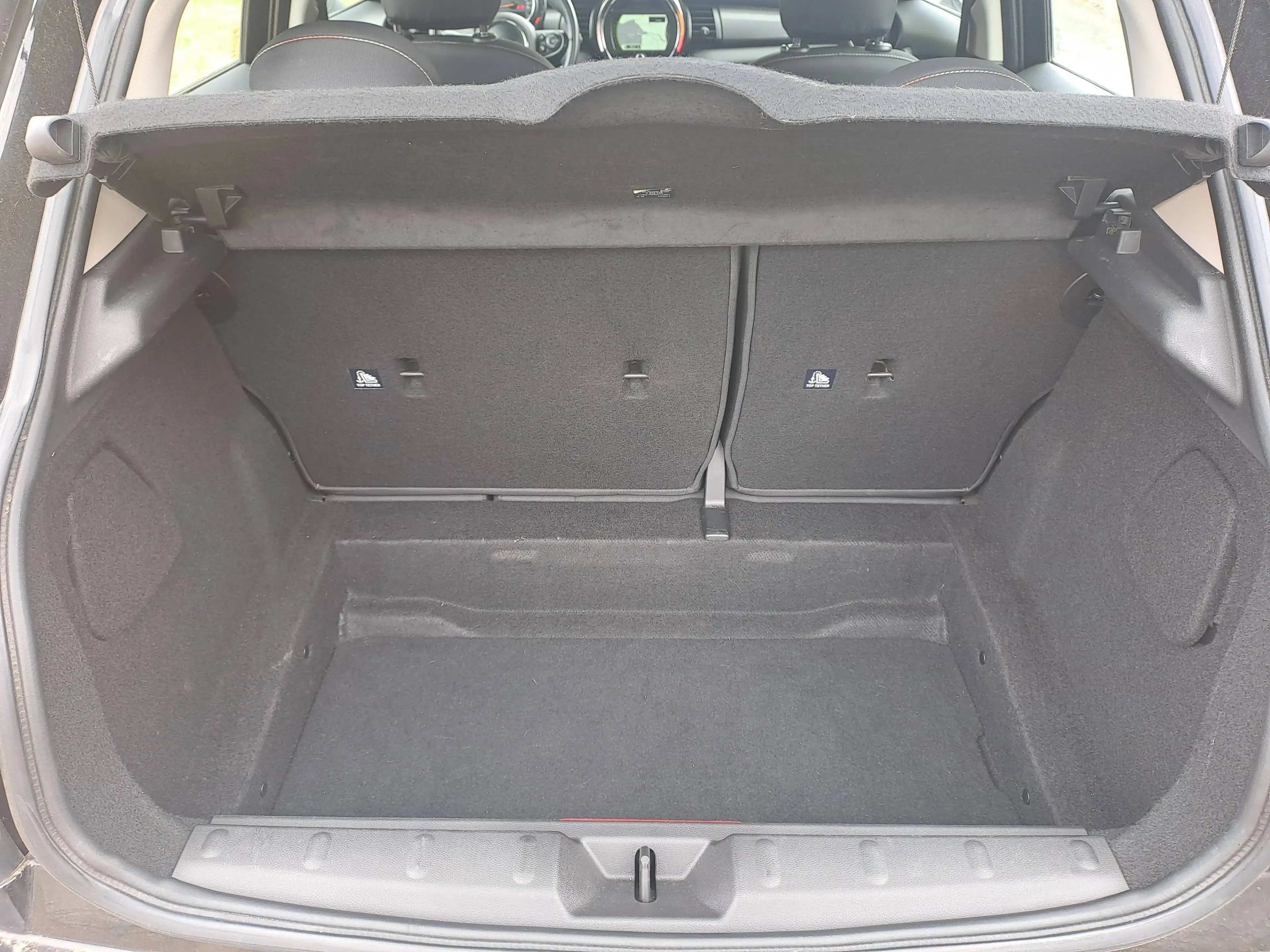 MINI Cooper D 1.5 — photo 14