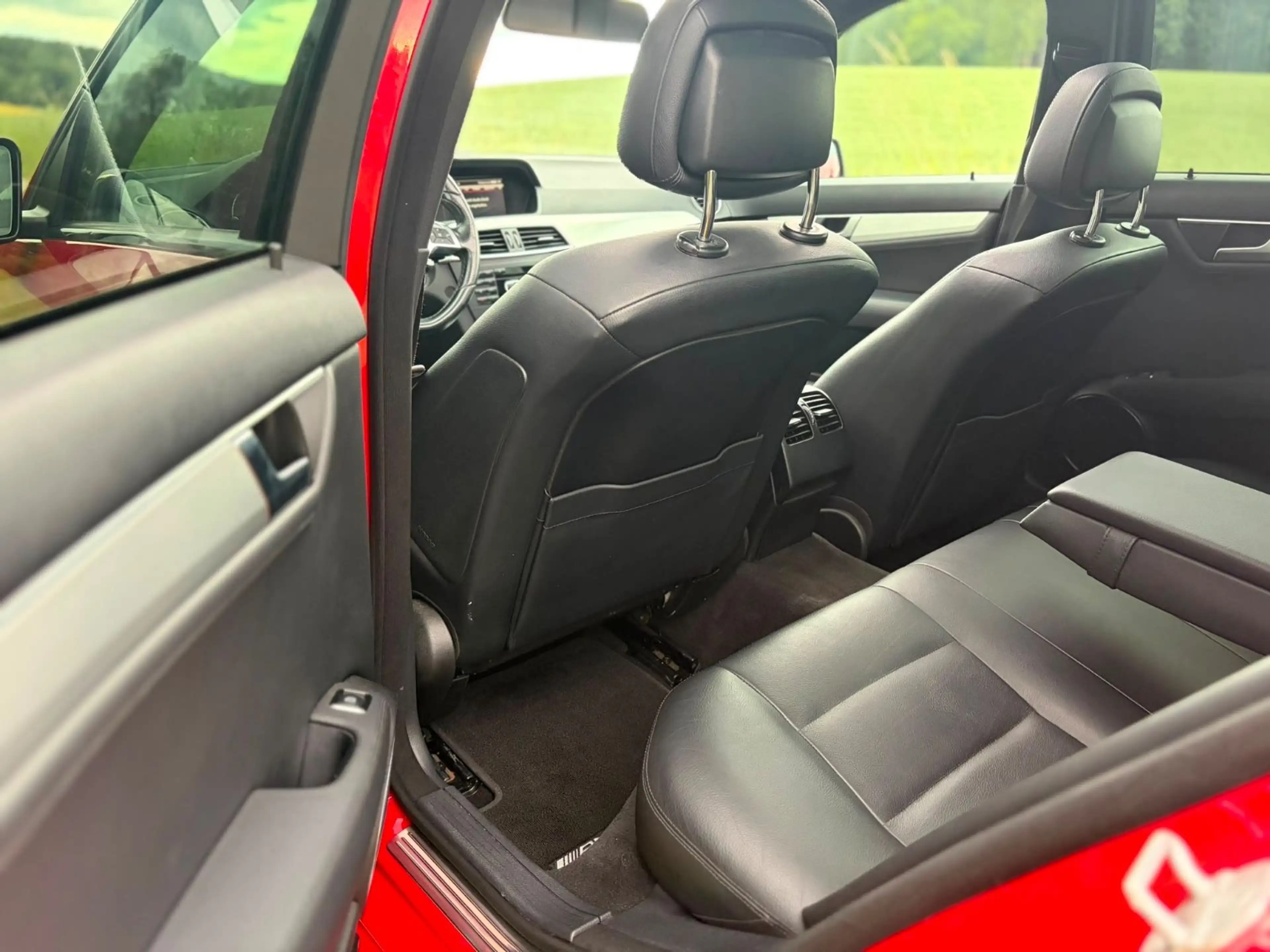 Mercedes-Benz C 350 AMG 4Matic — photo 11