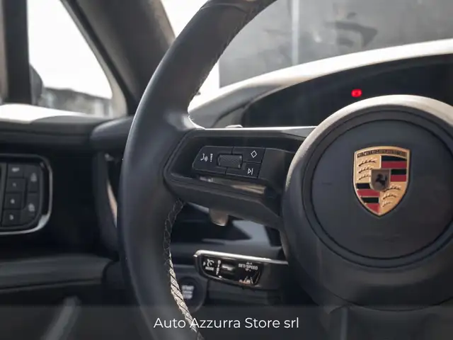 Porsche Panamera view 10