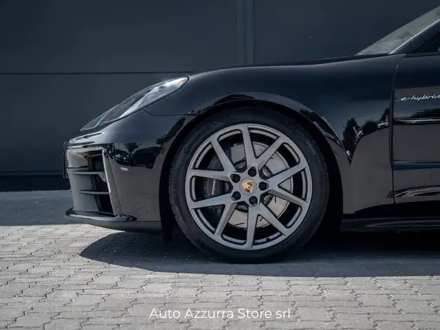 Porsche Panamera view 4