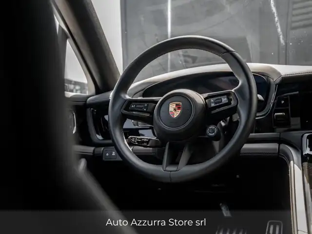 Porsche Panamera view 9