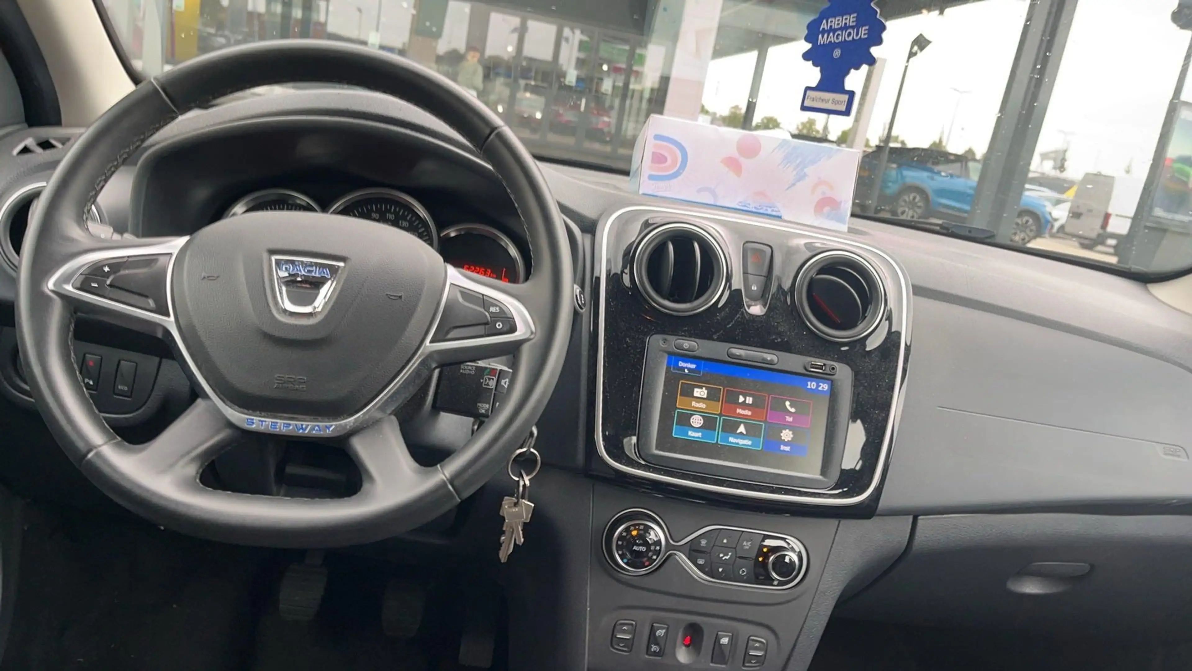Dacia Logan MCV TCe 90 Série Limitée Tech Road | Trekhaak | Na — photo 9