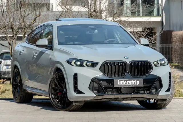 BMW X6 view 3