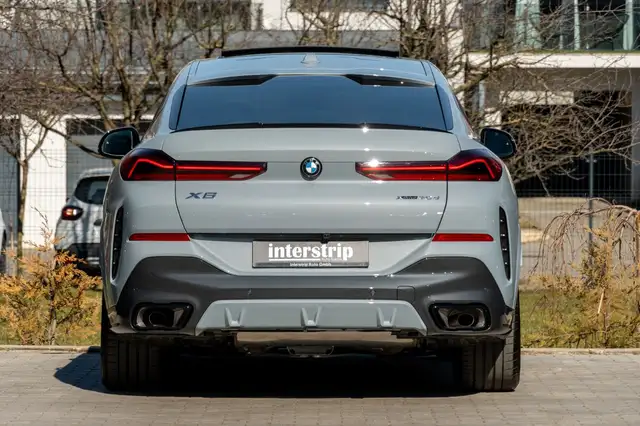 BMW X6 view 5