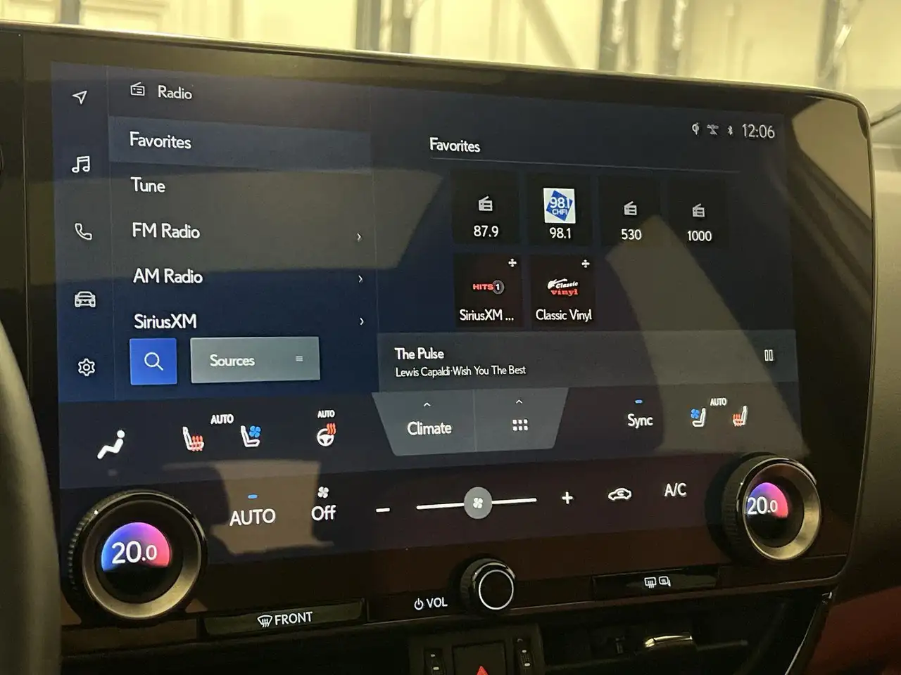 Lexus NX снимка Lexus NX