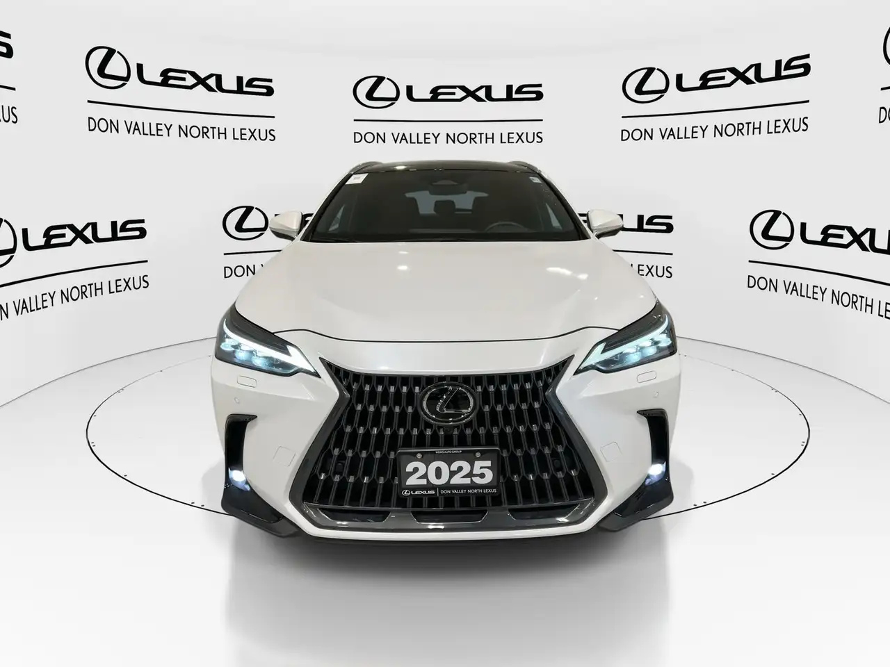 Lexus NX снимка Lexus NX