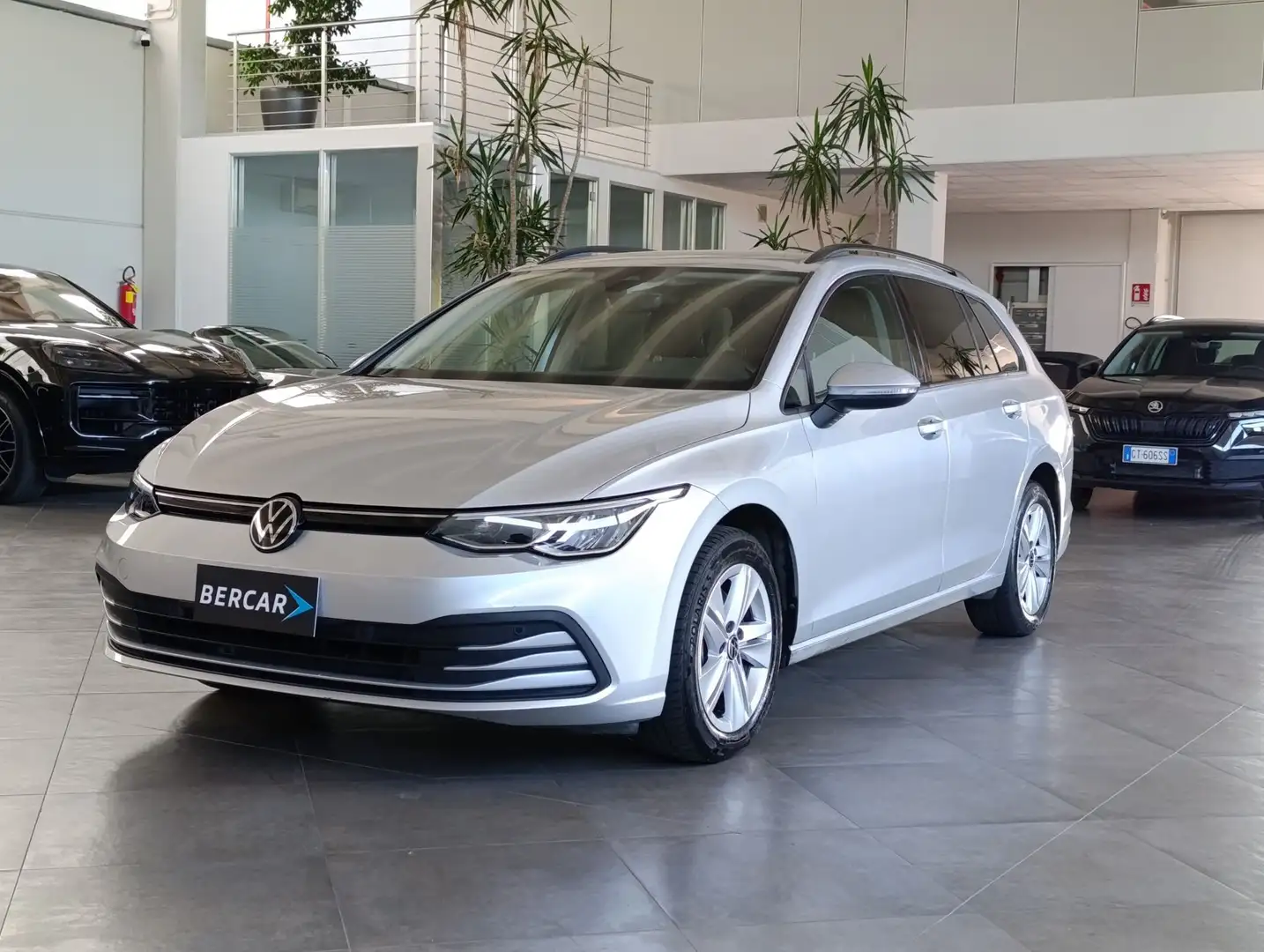 Volkswagen Golf Variant Variant 2.0 TDI SCR DSG Life Grigio - 1