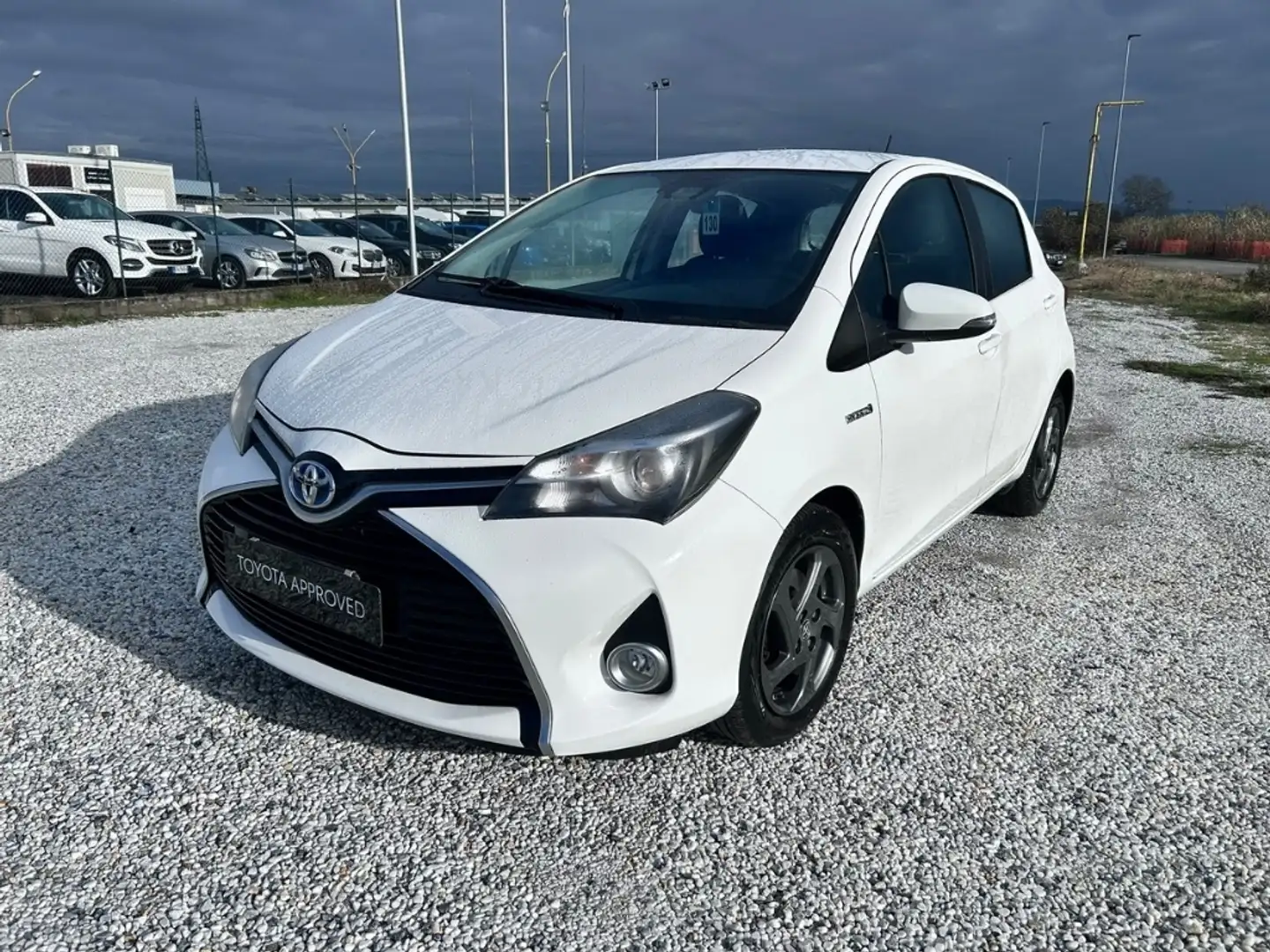Toyota Yaris 5 Porte 1.5 Hybrid Active Noir - 1