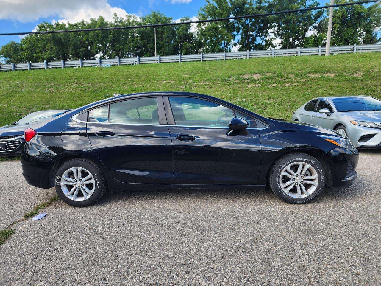 2019 Chevrolet Cruze LT l Great Condition l Reverse Cam l Alloy Wheels — снимка 1