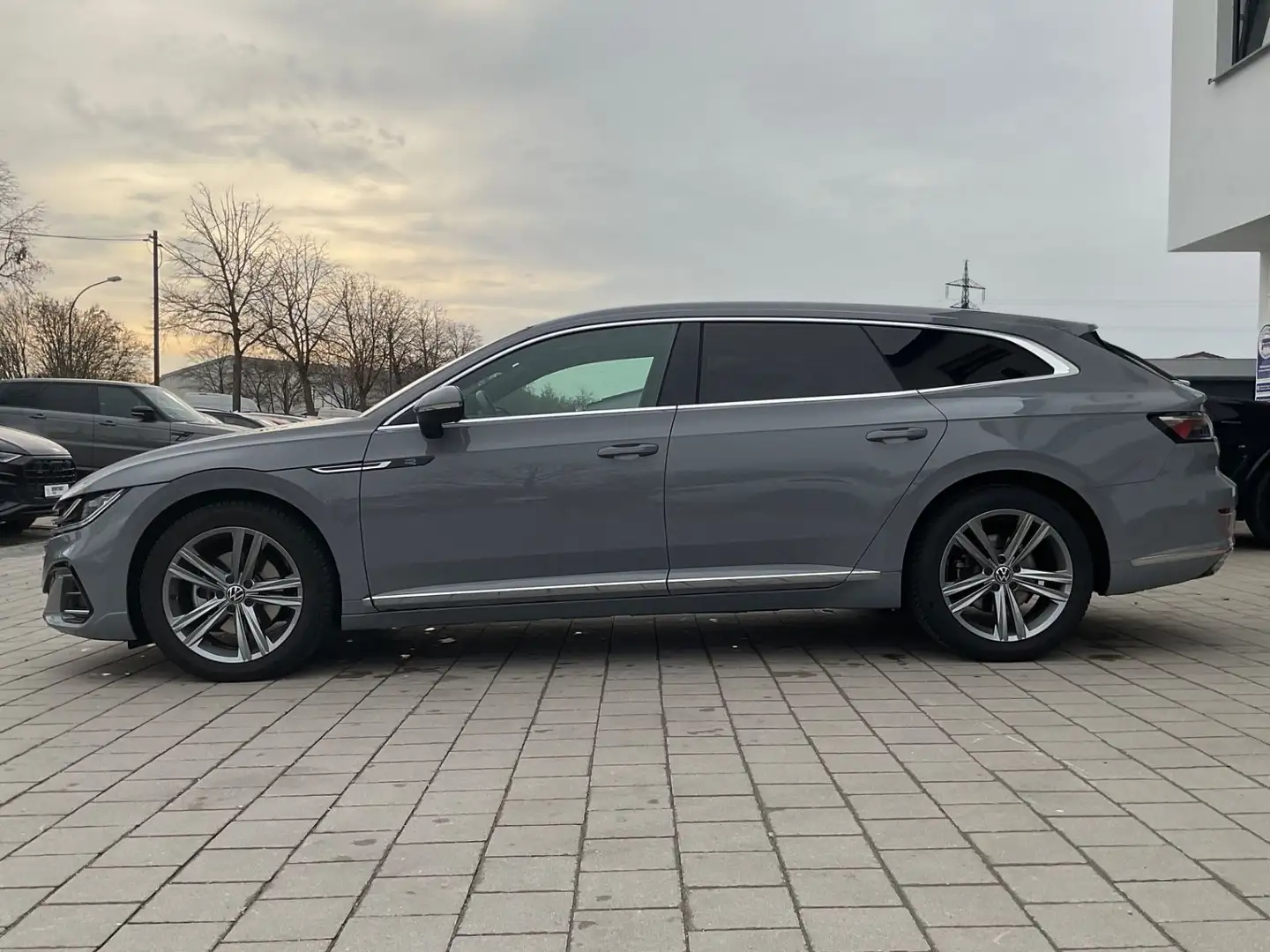 Volkswagen Arteon Shooting Brake R-Line 2,0TSI DSG Pano ACC Grau - 2