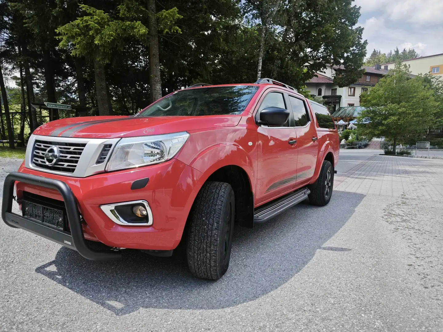 Nissan Navara Navara Double Cab 4x4 2,3 dCi Acenta Acenta Rot - 2