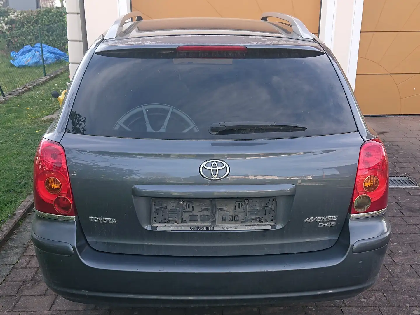 Toyota Avensis Avensis 2,2 D-CAT Linea Sol Linea Sol Gris - 2