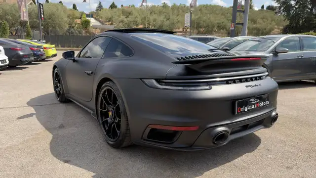 Porsche 911 view 2