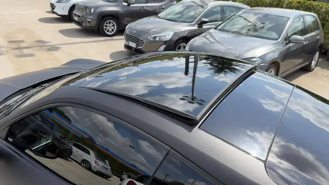 Porsche 911 view 12