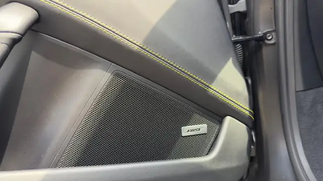 Porsche 911 view 14