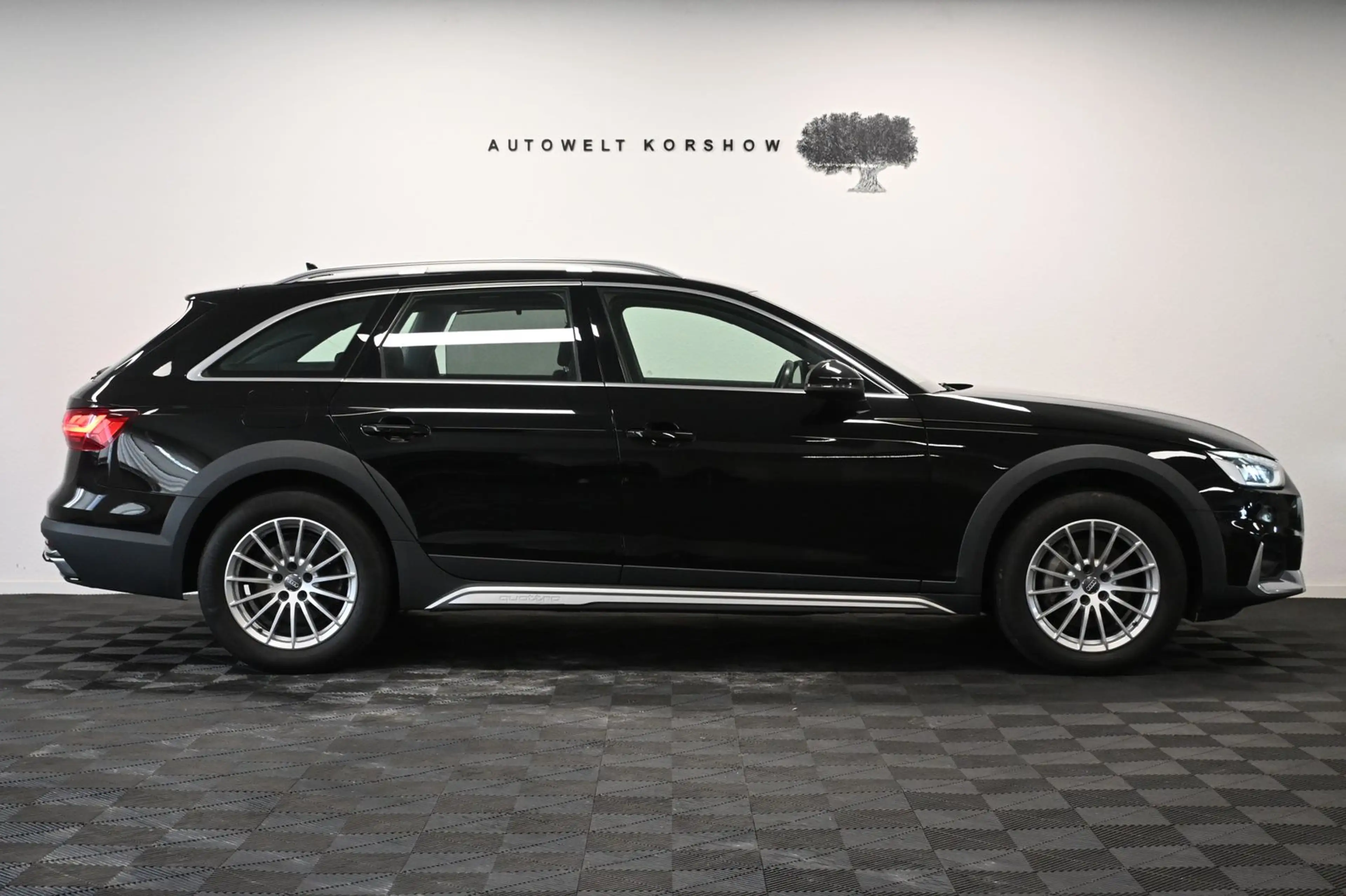 Audi A4 allroad 40 TDI *AHK*ACC*NAVI*LED*SHZ*AMBIENTE — photo 5