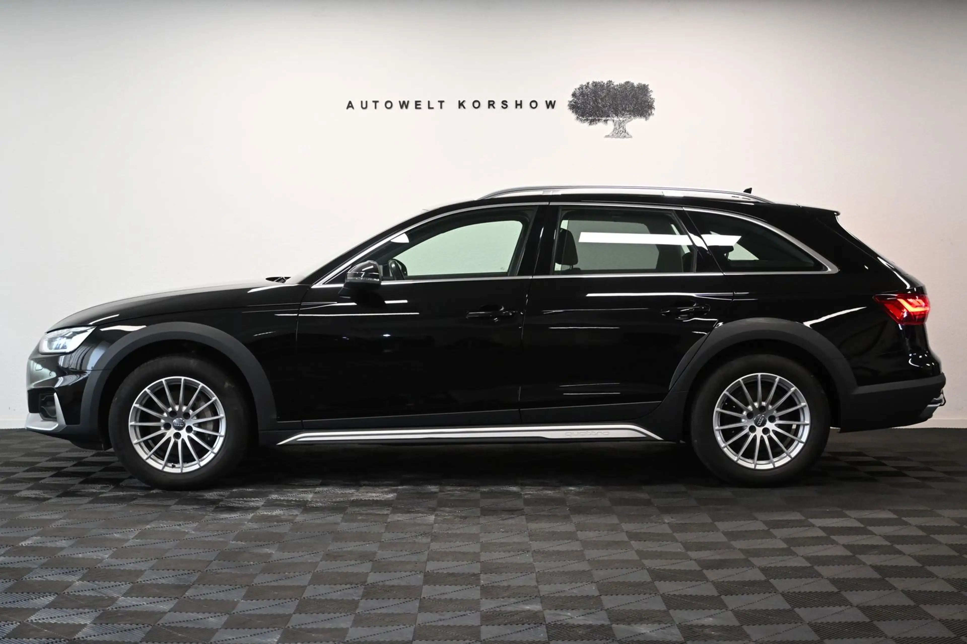 Audi A4 allroad 40 TDI *AHK*ACC*NAVI*LED*SHZ*AMBIENTE — photo 7