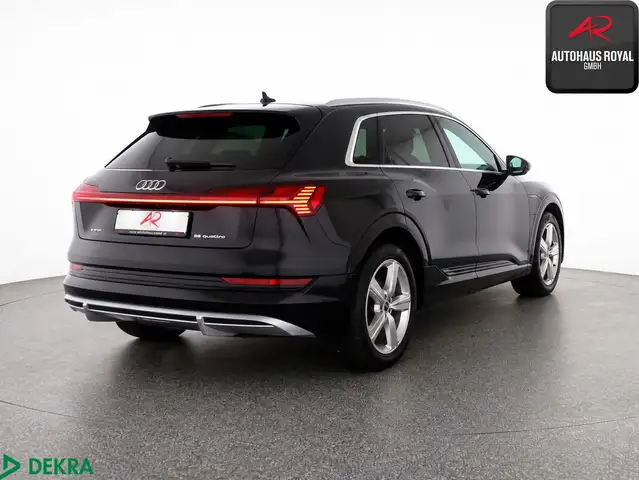 Audi E-Tron view 5