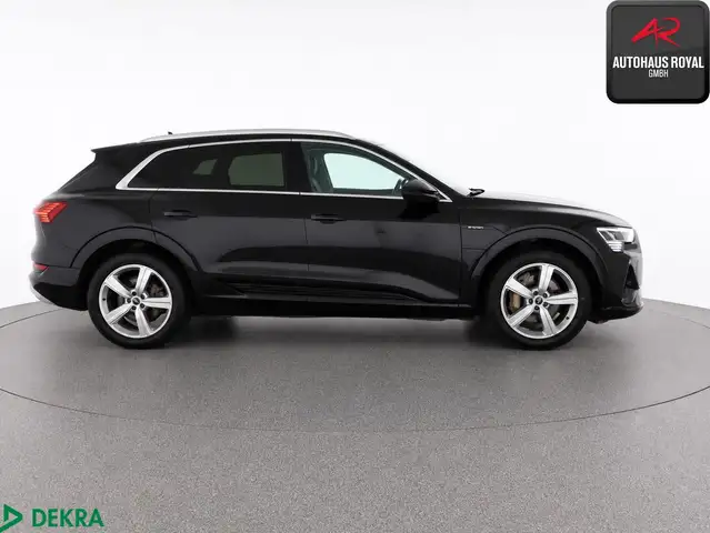 Audi E-Tron view 6