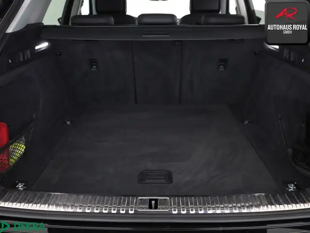 Audi E-Tron view 14