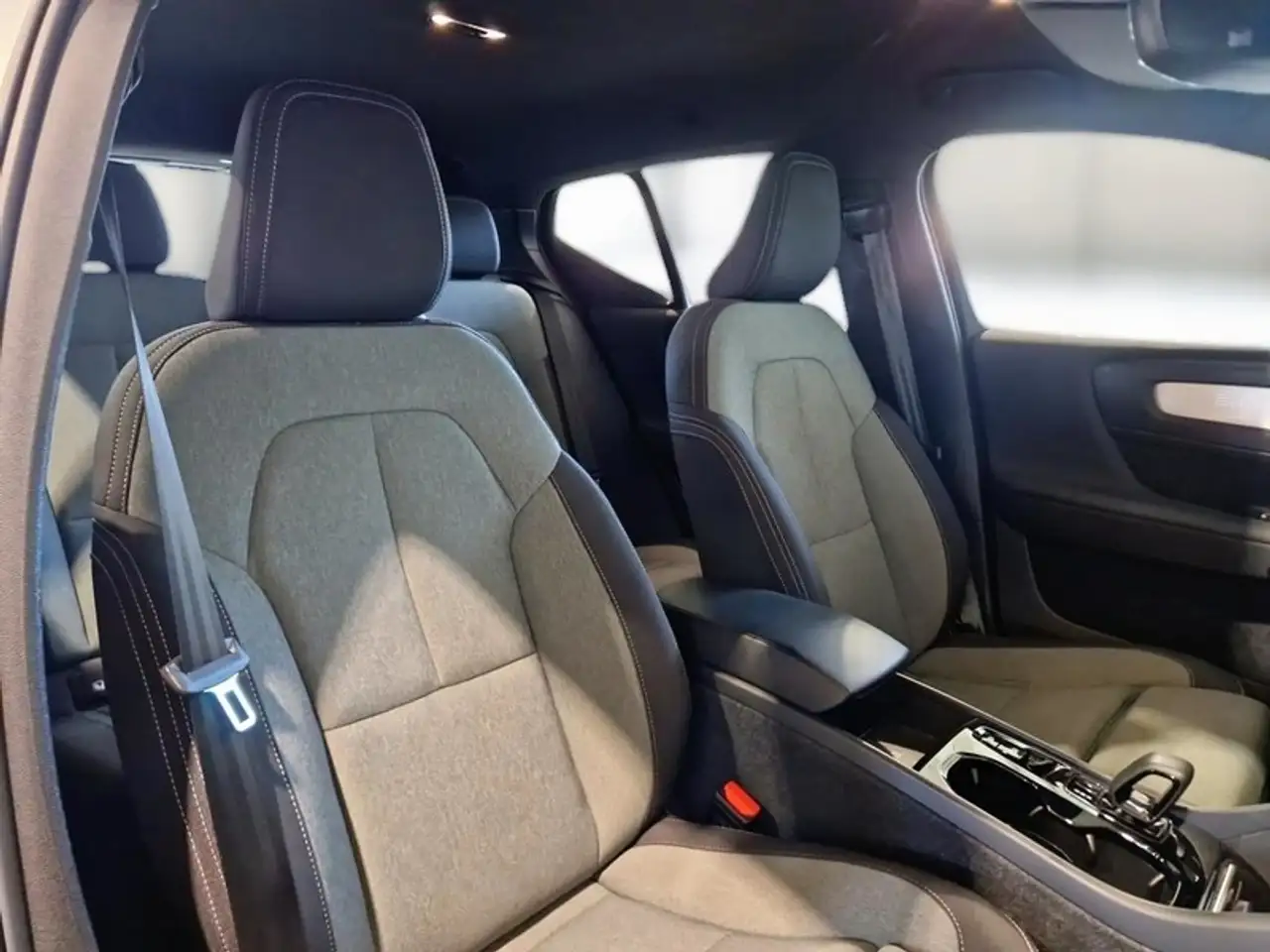 Volvo XC40 T5 RECHARGE PLUG-IN AUTO PLUS BRIGHT SUV, миниатюра 10