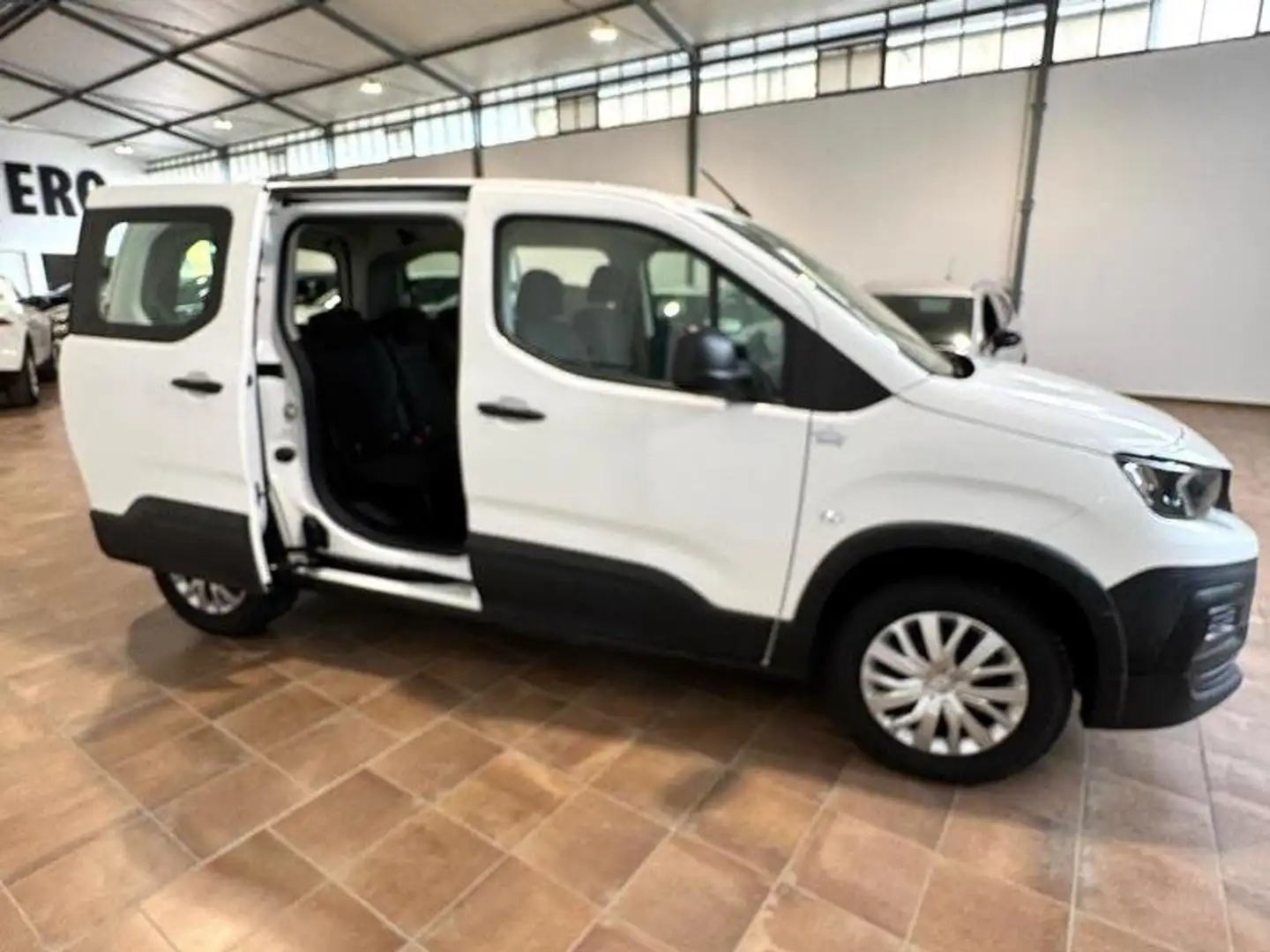 Peugeot Rifter 1.5hdi 100cv AUTOVETTURA 5 POSTI Bianco - 2